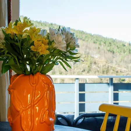 Casa de Férias Cosy House With Sunny Terrace, Garden And Fjord View