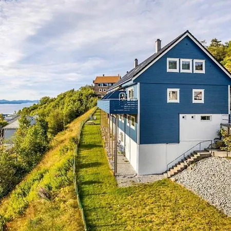 Cosy House With Sunny Terrace, Garden And Fjord View *