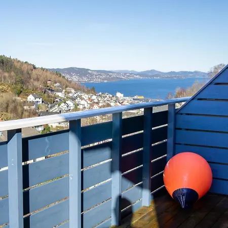 Cosy House With Sunny Terrace, Garden And Fjord View * Берген