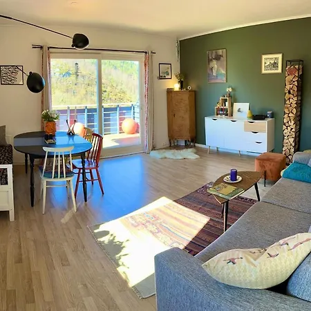 Vakantiehuis Cosy House With Sunny Terrace, Garden And Fjord View Bergen