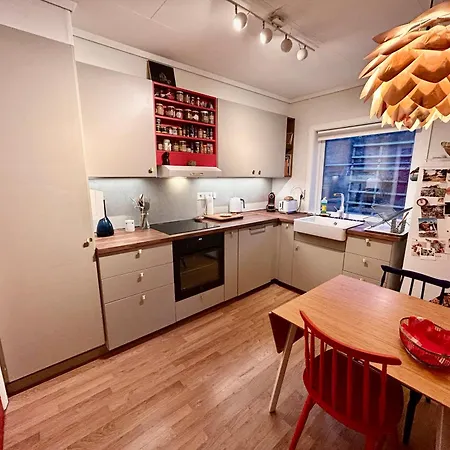 Дом отдыха Cosy House With Sunny Terrace, Garden And Fjord View