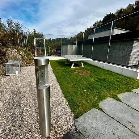 Vakantiehuis Cosy House With Sunny Terrace, Garden And Fjord View