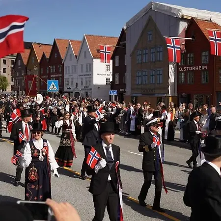 Cosy House With Sunny Terrace, Garden And Fjord View Дом отдыха