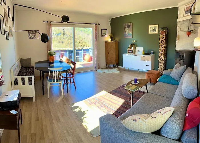 Σπίτι διακοπών Cosy House With Sunny Terrace, Garden And Fjord View Μπέργκεν