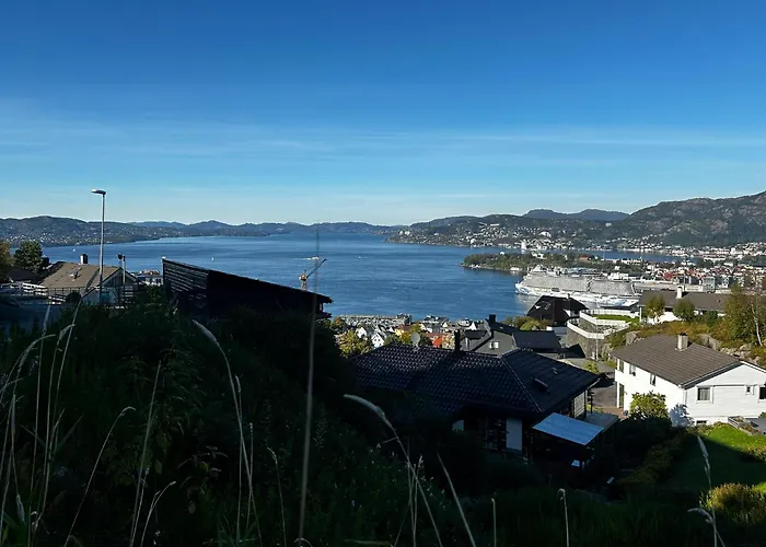Cosy House With Sunny Terrace, Garden And Fjord View Bergen