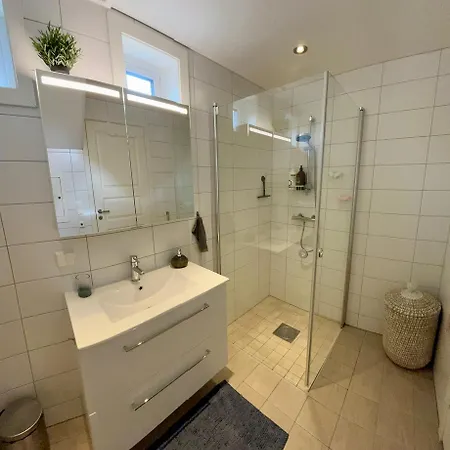 Cosy House With Sunny Terrace, Garden And Fjord View بيت للعطل *